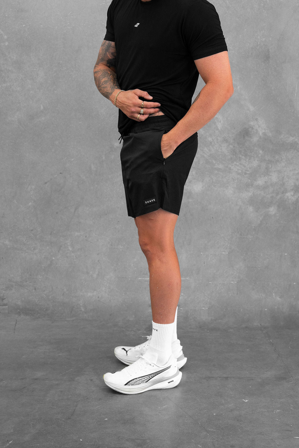 Essential Hybrid Short - Black