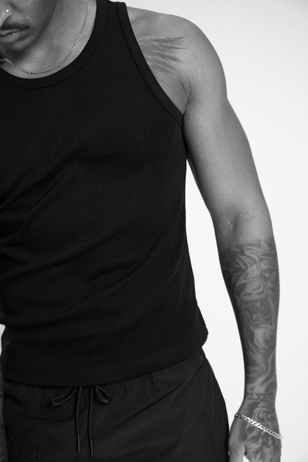 THE TANK - Black